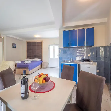 Apartments Budva Апартаменты *
